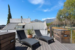 Rooftop Villa in Trendy Neighbourhood